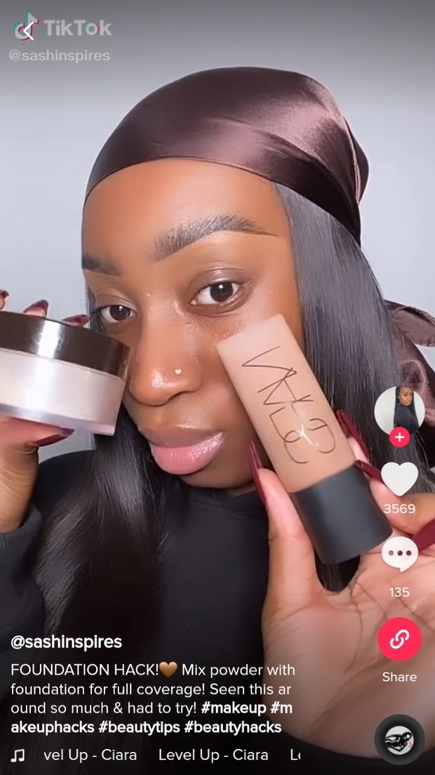 Foto: tiktok.com/sashinspires Tiktok makeup hack