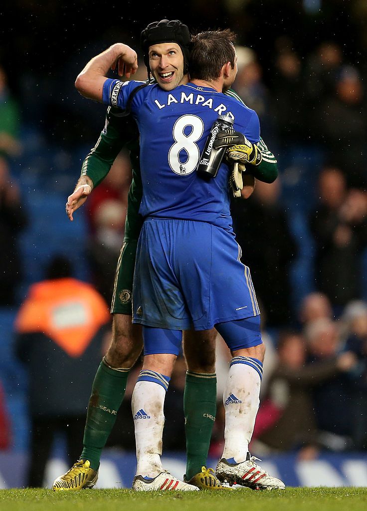 LONDON, ENGLAND - MARCH 17:  Frank Lampard of Chelsea celebrates with Petr Cech after the final whistle during the Barclays Premier League match between Chelsea and West Ham United at Stamford Bridge on March 17, 2013 in London, England.  (Photo by Scott Heavey/Getty Images)