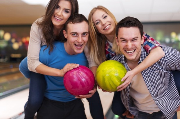 Pasangan yang pernah berbagi pengalaman hubungan dengan pasangan lain akan lebih bahagia.