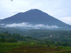 Daftar Gunung di Tabanan untuk Hiking, Ada Gunung Batukaru!