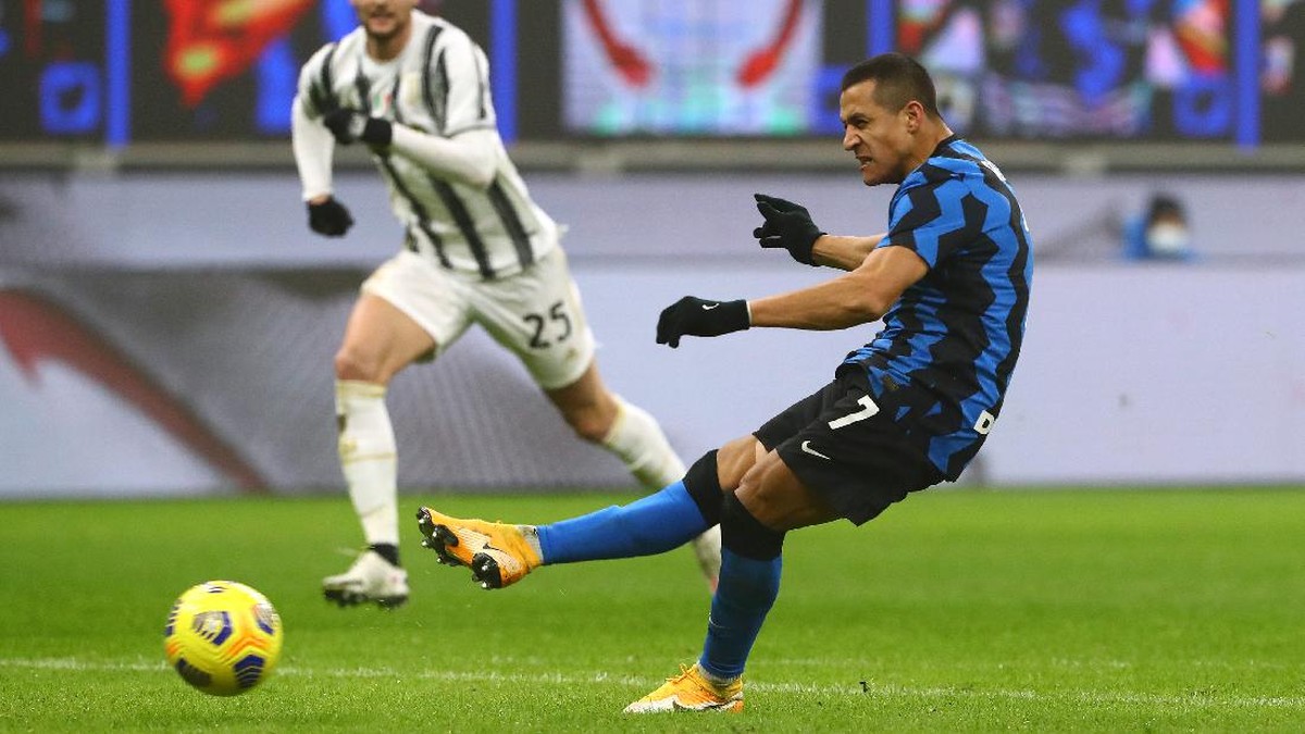 Alexis Sanchez dituntut lebih tajam oleh Antonio Conte. (Foto: Getty Images/Marco Luzzani)