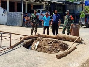 Hujan Bikin Akses Antar Kecamatan di Trenggalek Ambles Hujan Bikin Akses Antar Kecamatan di Trenggalek Ambles