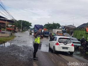 Jalur Pantura Pasuruan Masih Banjir, Kemacetan Mengular hingga 4 KM