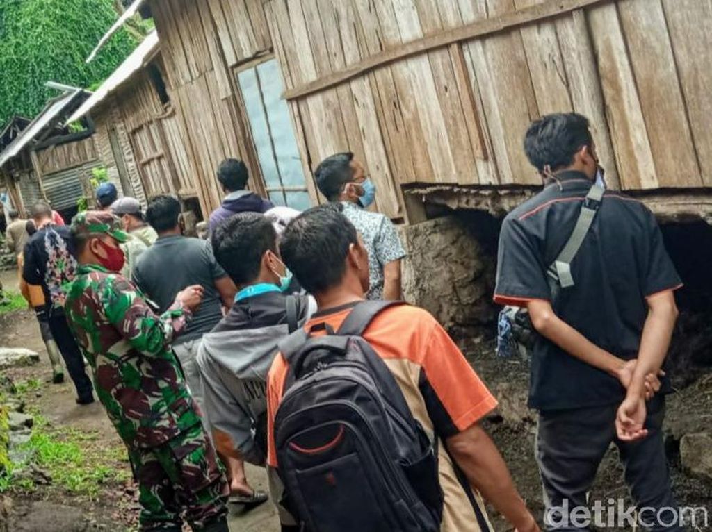 Peristiwa Kambing Mati Misterius di Bondowoso Dikaitkan dengan Hal Mistis Peristiwa Kambing Mati Misterius di Bondowoso Dikaitkan dengan Hal Mistis