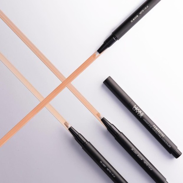 Make Over Power Stay Under Eye Perfecting Concealer/foto: tokopedia.com Make Over Power Stay Under Eye Perfecting Concealer
