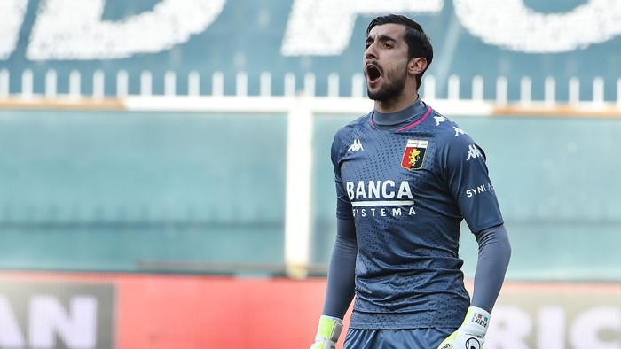 GENOA, ITALY JANUARY 24: Mattia Perin goalkeeper of Genoa CFC shouts during the Serie A match between Genoa CFC and Cagliari Calcio at Stadio Luigi Ferraris on January 24, 2021 in Genoa, Italy. (Photo by Paolo Rattini/Getty Images)