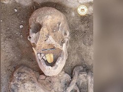 Wah, Arkeolog Mesir Temukan Mumi Berusia 2.000 Tahun dan Berlidah Emas!