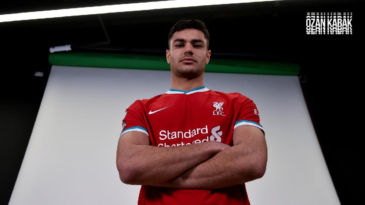Ozan Kabak ternyata mengidolai Virgil van Dijk (Liverpoolfc.com)