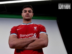 Ozan Kabak Mengidolakan Van Dijk, Kini Malah Setim