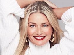 Seksi Tak Kenal Batas Waktu, Supermodel Ini Pose Tanpa Busana di Usia 55