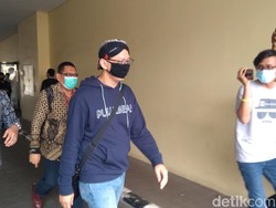 Abu Janda Dicecar 20 Pertanyaan soal Dugaan Rasisme ke Natalius Pigai
