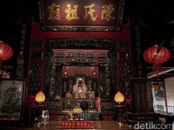 Serba-serbi Persiapan Imlek di Vihara Amurva Bhumi