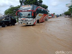 Banjir Rendam Jalan Nasional di Jombang Kian Meluas