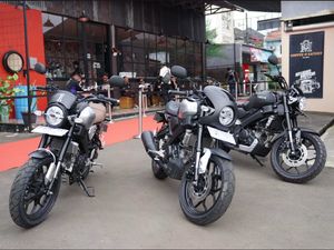 Bikin Yamaha XSR 155 Tambah Ganteng dengan Aksesori Ini