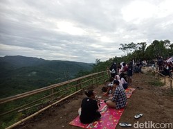 Bukan Cuma Pantai, Ini Bukit yang Viral di Pangandaran