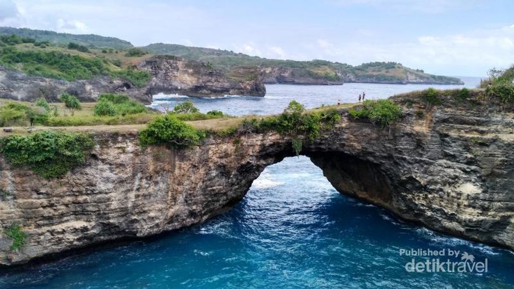5 Pantai Cantik yang Wajib Dikunjungi di Nusa Penida 5 Pantai Cantik yang Wajib Dikunjungi di Nusa Penida