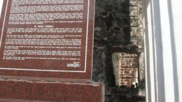 Ada Benteng Berhiaskan Nisan di Melaka