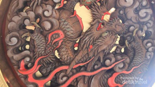 Ada Naga yang Bersembunyi di Kuil Sensoji, Tokyo