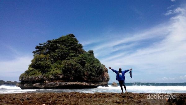 Ada Pantai Jelangkung, Seram Nggak Ya?