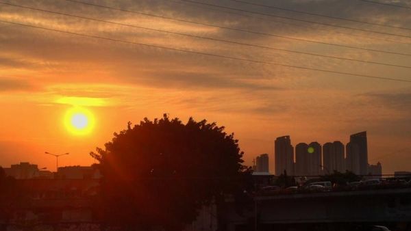 Ada Sunset Cantik di Balik Kemacetan Jakarta!