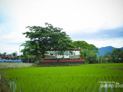 Ada Tugu Nyi Roro Kidul di Wonogiri