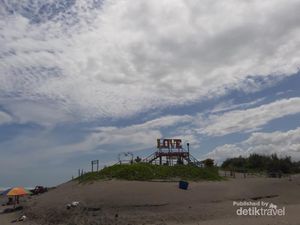 Ada yang Ngabuburit di Parangtritis?