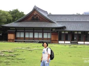 Ademnya Taman Istana Osaka