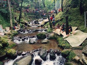 Air Terjun Jumog Pas untuk Basah-basahan atau Bersantai