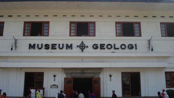 Akhir Pekan Asyik ke 5 Museum di Bandung