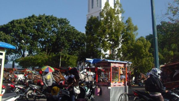 Akhir Pekan Meriah di Pelataran Jam Gadang, Bukittinggi