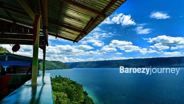 Alamak! Birunya Danau Toba Manjakan Mata