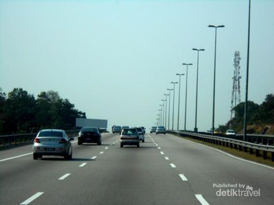 Andai Jalan Tol Indonesia Sepi Seperti di Malaysia