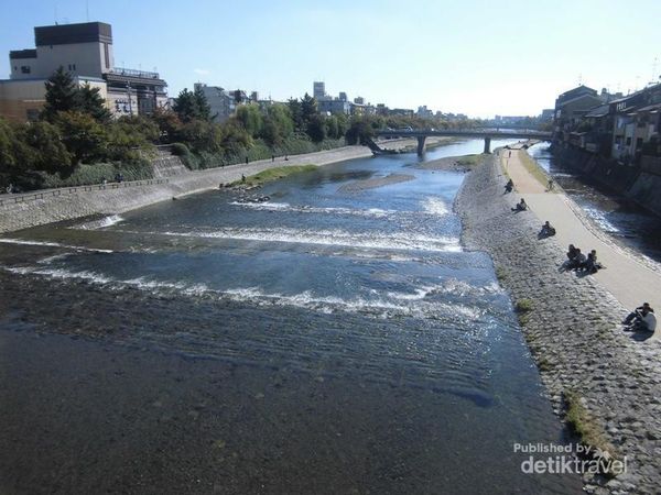 Andai Sungai di Jakarta, Sebersih Sungai di Kyoto
