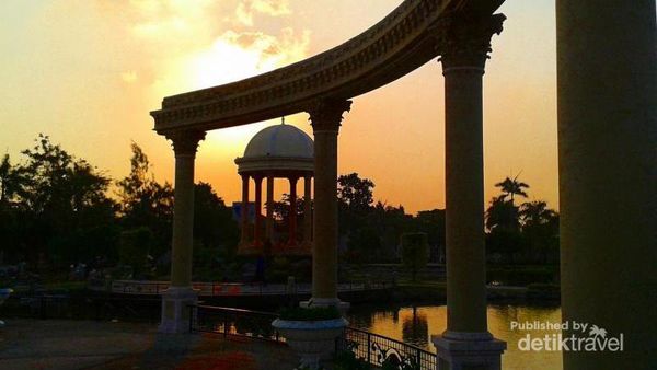 Aneka Monumen Dunia, Ternyata Ada di Surabaya