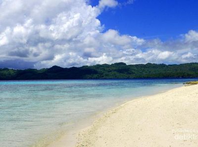Aneka Pulau Cantik di Banggai Laut, Sulteng
