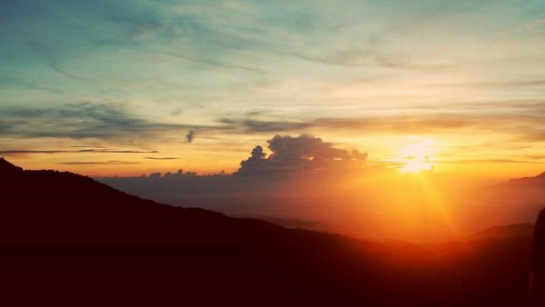 Aneka Sunrise dan Sunset Cantik dari Indonesia