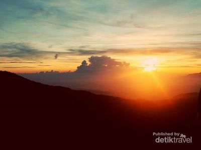 Aneka Sunrise dan Sunset Cantik dari Indonesia