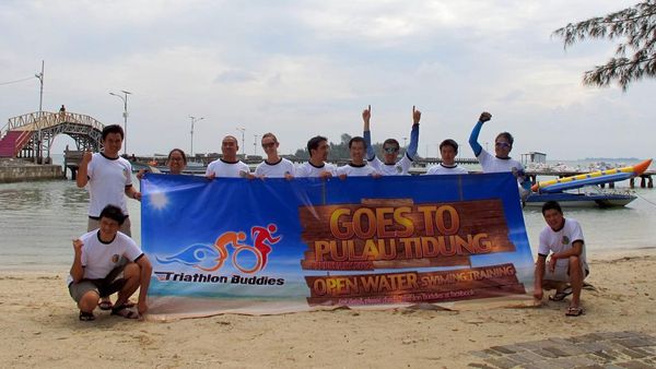 Asyik! Lomba Renang di Pulau Tidung
