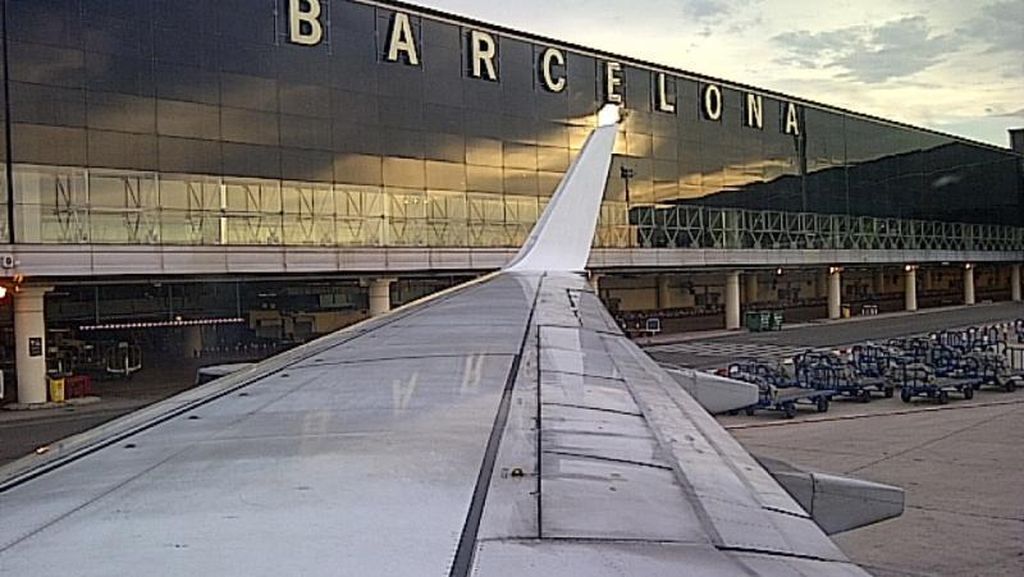 Asyiknya Tersesat di Barcelona Asyiknya Tersesat di Barcelona