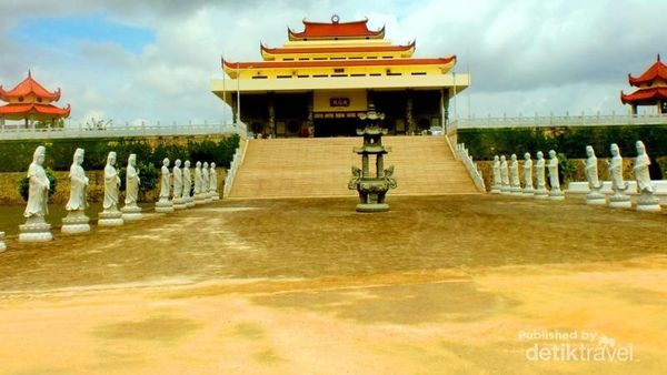 Avalokitesvara Graha, Vihara terbesar di Asia Tenggara