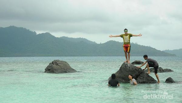 Ayo Wisata ke Pulau Anak Krakatau di Lampung!