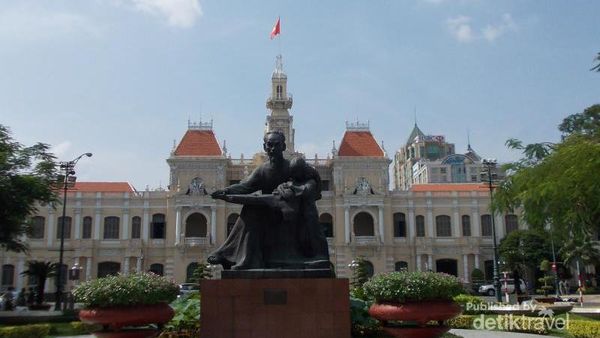 Balai Kota Ho Chi Minh Vietnam yang Memukau