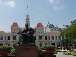 Balai Kota Ho Chi Minh Vietnam yang Memukau