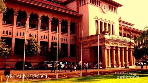 Bangunan Antik Sekeren Ini Ada di Surabaya