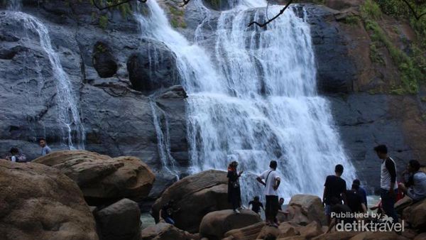 Basah-basahan di Curug Cikanteh
