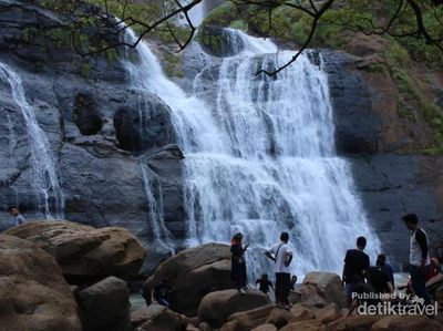 Basah-basahan di Curug Cikanteh