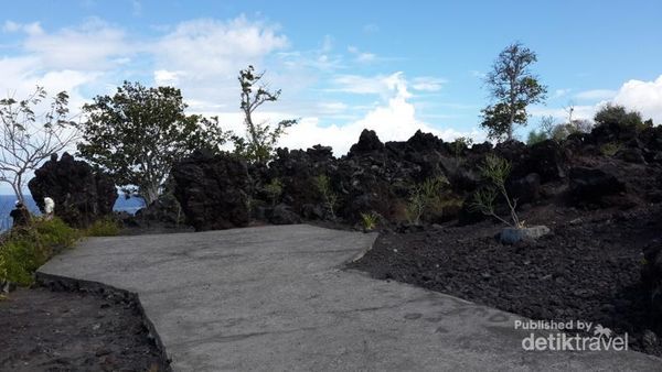 Batu Angus dan Nyanyian Anak Ternate