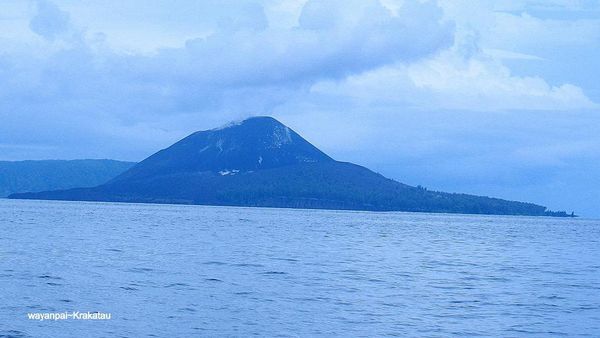 Bawah Laut Sampai Puncak Gunung, Semua Indah di Krakatau