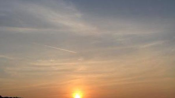 Bawean, Pantai Menawan dengan Sunset Rupawan di Gresik