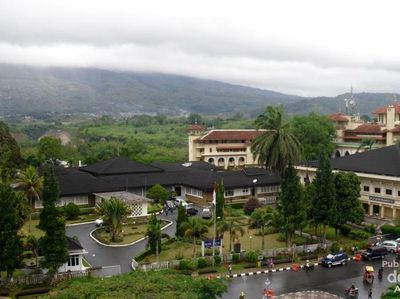 Begini Cantiknya Pemandangan dari Atas Jam Gadang